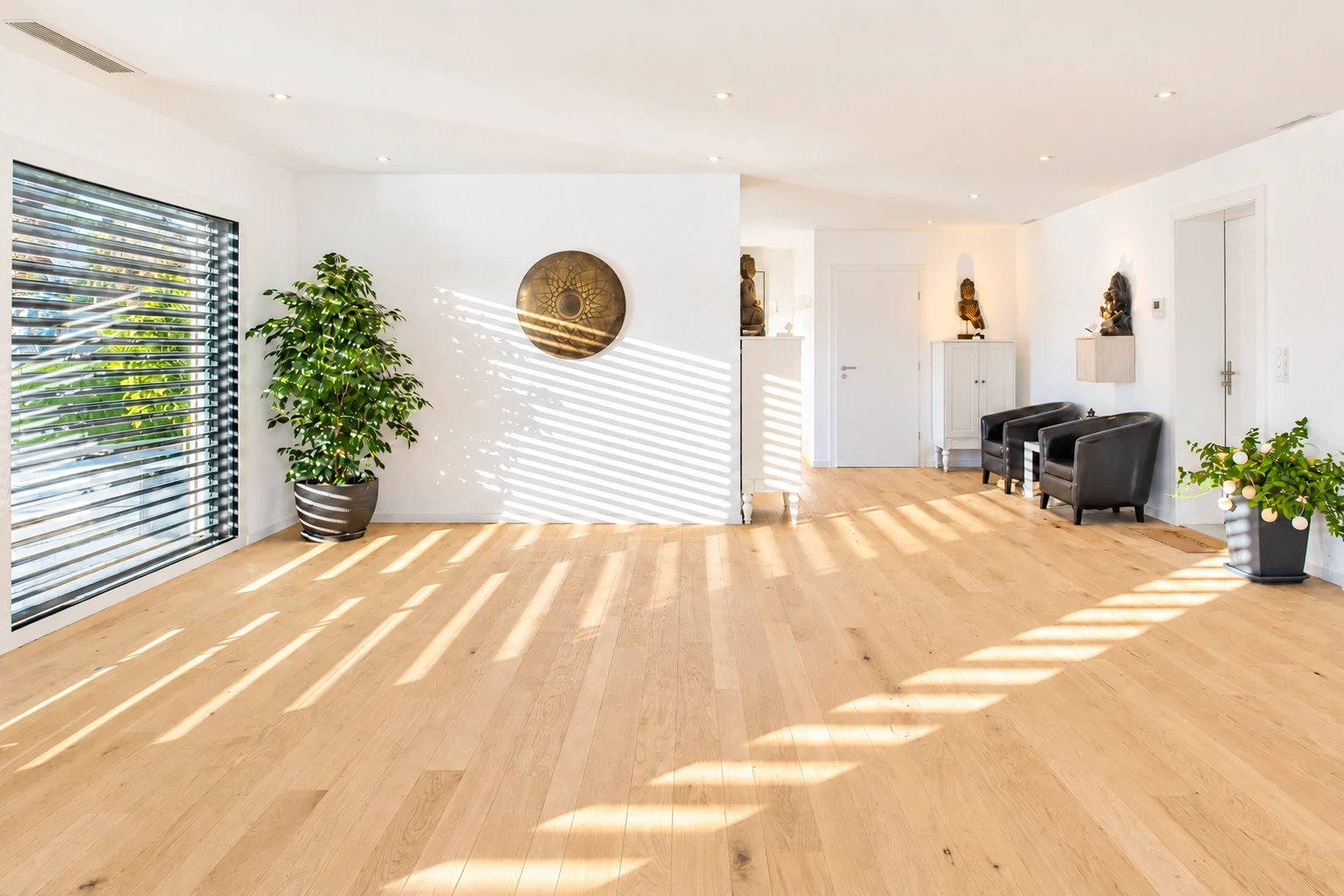 Natural light in the UNITY studio at Domaine du Village